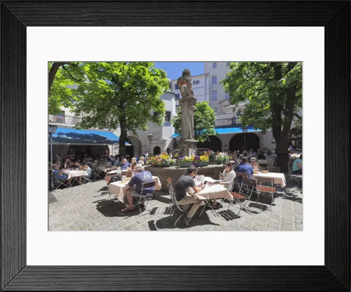Framed Print : Beer Garden at Hofbraeuhaus, Munich, Bavaria, Germany, Europe Framed Print : Beer Garden at Hofbraeuhaus, Munich, Bavaria, Germany, Europe