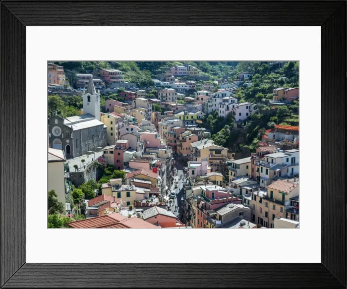 Framed Print : The main street in Riomaggiore, Cinque Terre, UNESCO World Heritage Site, Liguria Framed Print : The main street in Riomaggiore, Cinque Terre, UNESCO World Heritage Site, Liguria