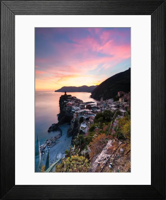 Framed Print : A stunning sunset over the old town and harbour of Vernazza, Cinque Terre, UNESCO Framed Print : A stunning sunset over the old town and harbour of Vernazza, Cinque Terre, UNESCO