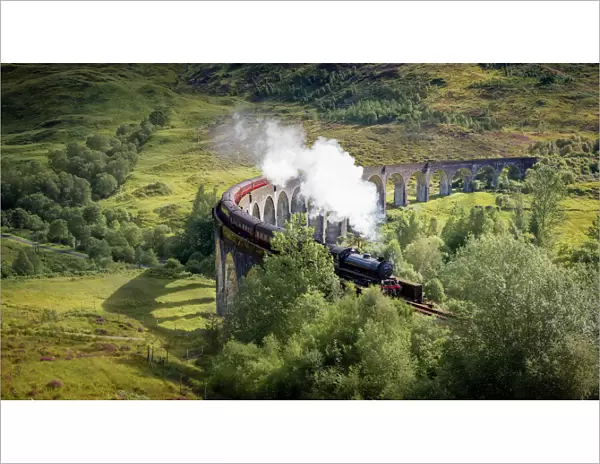 Harry Potter Train, Jacobite Express, Glenfinnan Viaduct, Inverness-shire, Highlands
