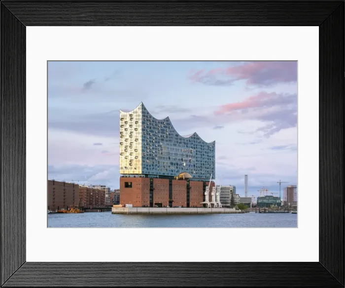Framed Print : Elbphilharmonie (Elbe Philharmonic Hall) concert hall on the Elbe River at sunset Framed Print : Elbphilharmonie (Elbe Philharmonic Hall) concert hall on the Elbe River at sunset