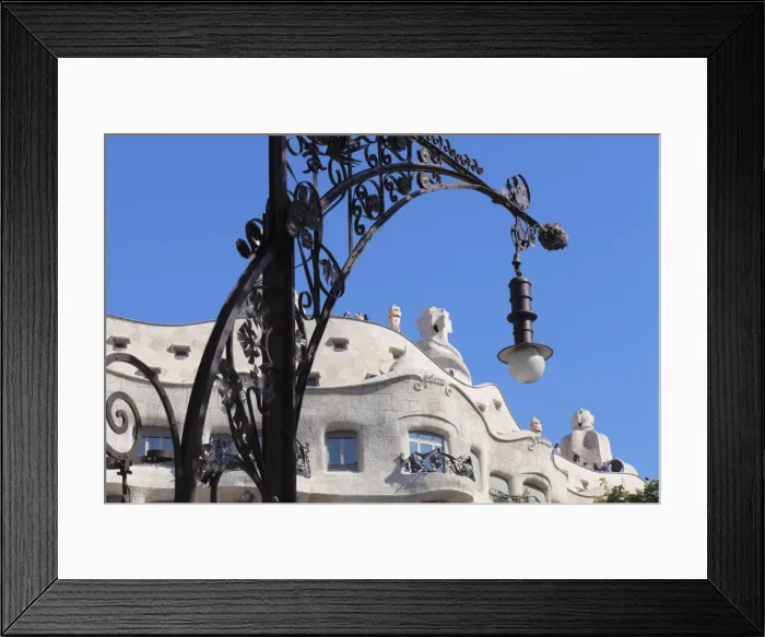 Framed Print : Casa Mila (La Pedrera), Antonio Gaudi, Modernisme, UNESCO World Heritage Site, Eixample Framed Print : Casa Mila (La Pedrera), Antonio Gaudi, Modernisme, UNESCO World Heritage Site, Eixample