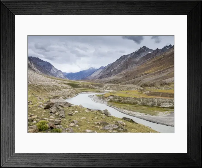Framed Print : On the way to Kargil beside the gorgeous north flowing Suru River, Ladakh, India Framed Print : On the way to Kargil beside the gorgeous north flowing Suru River, Ladakh, India