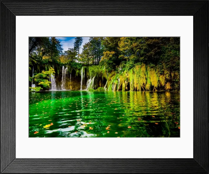 Framed Print : Scenic spot in Plitvice Lakes National Park, UNESCO World Heritage Site, Croatia, Europe Framed Print : Scenic spot in Plitvice Lakes National Park, UNESCO World Heritage Site, Croatia, Europe