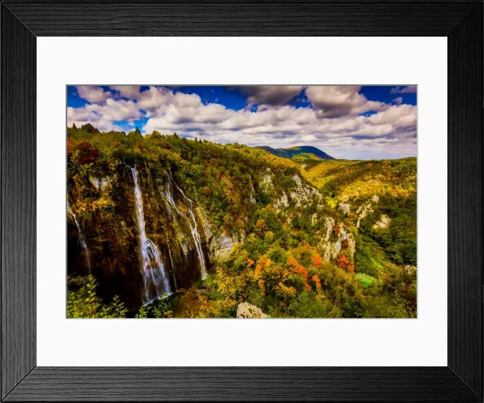 Framed Print : Scenic spot in Plitvice Lakes National Park, UNESCO World Heritage Site, Croatia, Europe Framed Print : Scenic spot in Plitvice Lakes National Park, UNESCO World Heritage Site, Croatia, Europe
