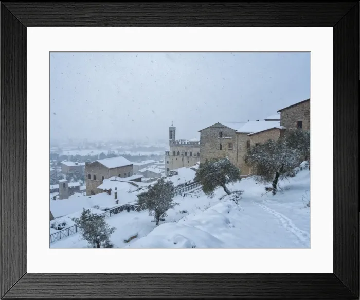 Framed Print : Consolis Palace in winter, Gubbio, Umbria, Italy, Europe Framed Print : Consolis Palace in winter, Gubbio, Umbria, Italy, Europe