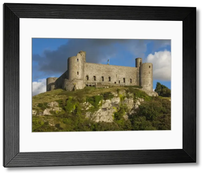 Framed Print : Harlech Castle, a medieval castle built by Edward 1 in 1282, UNESCO World Heritage Site Framed Print : Harlech Castle, a medieval castle built by Edward 1 in 1282, UNESCO World Heritage Site