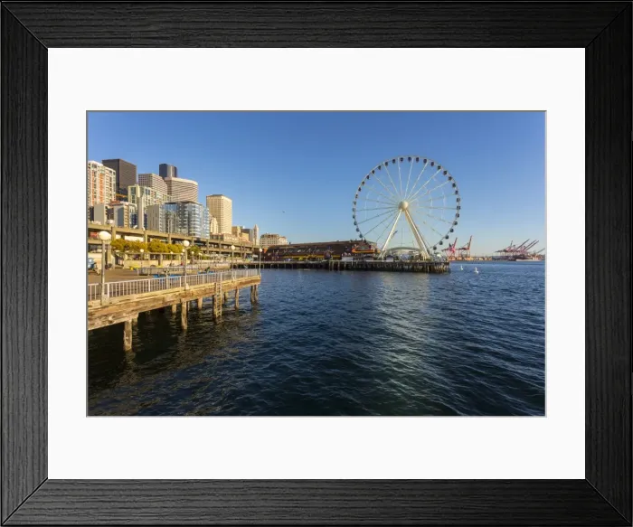 Framed Print : Seattle Great wheel on Pier 57 during the golden hour before sunset, Alaskan Way Framed Print : Seattle Great wheel on Pier 57 during the golden hour before sunset, Alaskan Way