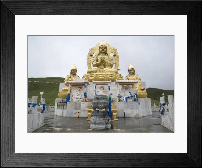 Framed Print : Golden Buddhist statues above Amarbayasgalant Monastery, Mount Buren-Khaan, Baruunburen district Framed Print : Golden Buddhist statues above Amarbayasgalant Monastery, Mount Buren-Khaan, Baruunburen district