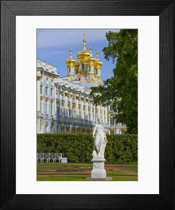 Framed Print : Garden statue, Catherine Palace in the background, Tsarskoe Selo, Pushkin, UNESCO Framed Print : Garden statue, Catherine Palace in the background, Tsarskoe Selo, Pushkin, UNESCO