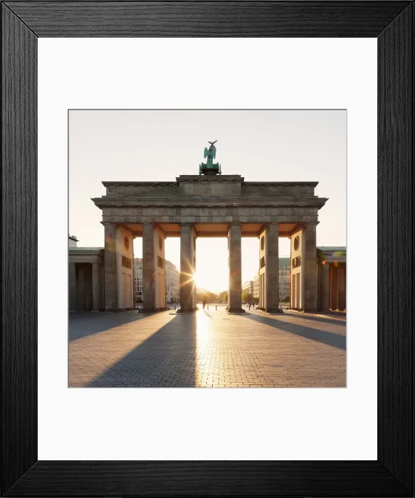 Framed Print : Brandenburg Gate (Brandenburger Tor) at sunrise, Platz des 18 Marz, Berlin Mitte Framed Print : Brandenburg Gate (Brandenburger Tor) at sunrise, Platz des 18 Marz, Berlin Mitte