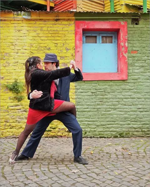 Couple dancing tango on Caminito Street, La Boca, Buenos Aires, Buenos Aires Province