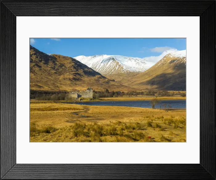Framed Print : The ruins of Kilchurn Castle seen across Loch Awe in winter, Kilchurn Bay, Loch Awe Framed Print : The ruins of Kilchurn Castle seen across Loch Awe in winter, Kilchurn Bay, Loch Awe