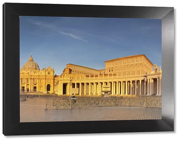 St. Peters Basilica (Basilica di San Pietro), St. Peters Square (Piazza de San Pietro)
