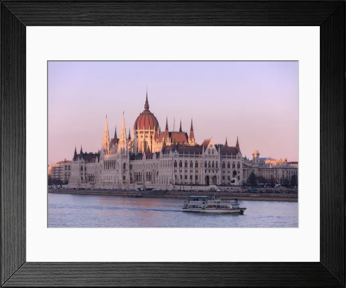 Framed Print : Parliament Building and River Danube at sunset, Budapest, Hungary, Europe Framed Print : Parliament Building and River Danube at sunset, Budapest, Hungary, Europe