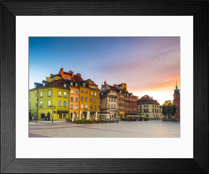 Framed Print : Buildings in Plac Zamkowy (Castle Square) at dawn, Old Town, Warsaw, Poland, Europe Framed Print : Buildings in Plac Zamkowy (Castle Square) at dawn, Old Town, Warsaw, Poland, Europe
