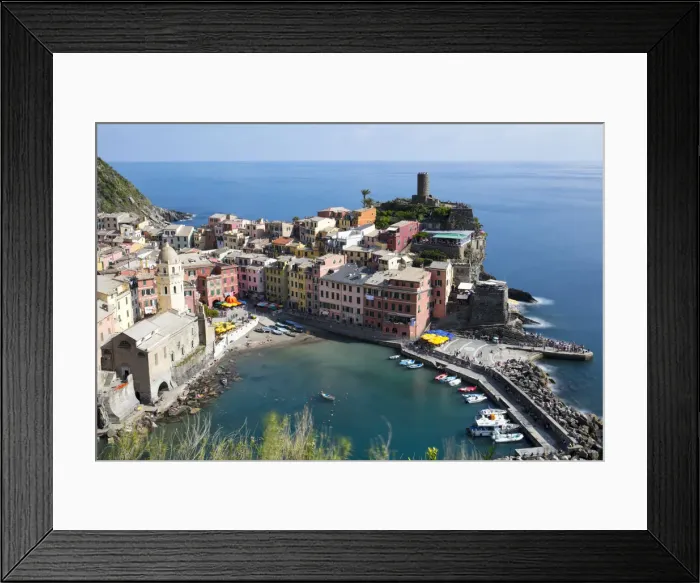 Framed Print : Vernazza on a sunny day, Cinque Terre, UNESCO World Heritage Site, Liguria, Italy, Europe Framed Print : Vernazza on a sunny day, Cinque Terre, UNESCO World Heritage Site, Liguria, Italy, Europe