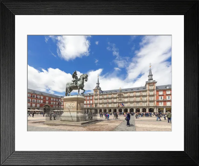 Framed Print : King Philip III statue and Casa de la Panaderia (Bakery House), Plaza Mayor, Madrid Framed Print : King Philip III statue and Casa de la Panaderia (Bakery House), Plaza Mayor, Madrid