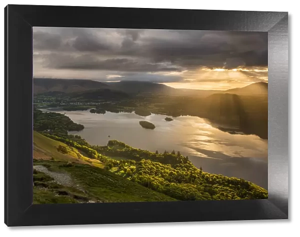 Sunrise over Derwentwater from the ridge leading to Catbells in the Lake District National Park