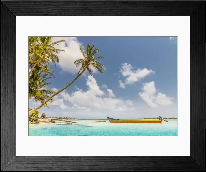 Framed Print : A colourful boat on the beautiful Island Pelicano in the San Blas Islands, Kuna Yala Framed Print : A colourful boat on the beautiful Island Pelicano in the San Blas Islands, Kuna Yala