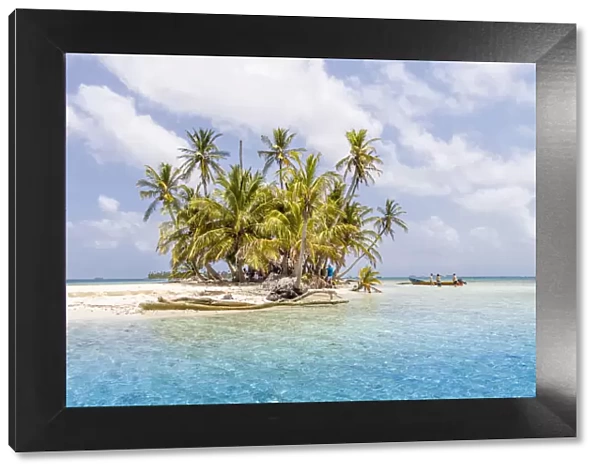 The beautiful Island Pelicano in the San Blas Islands, Kuna Yala, Panama, Central America