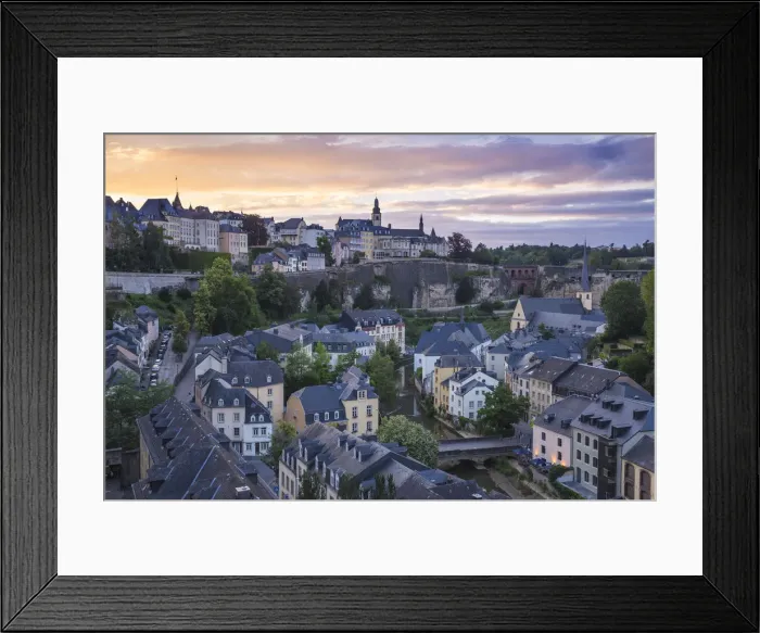 Framed Print : View over the Grund (Lower Town) towards The Corniche (Chemin de la Corniche), Luxembourg City