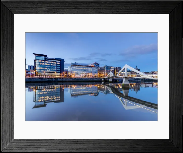 Framed Print : Tradeston Bridge, Squggily Bridge, International Financial Services District, Glasgow Framed Print : Tradeston Bridge, Squggily Bridge, International Financial Services District, Glasgow