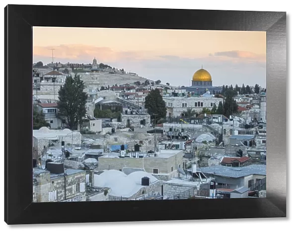 Israel, Jerusalem, View over Muslem Quarter towards Dome of the Rock