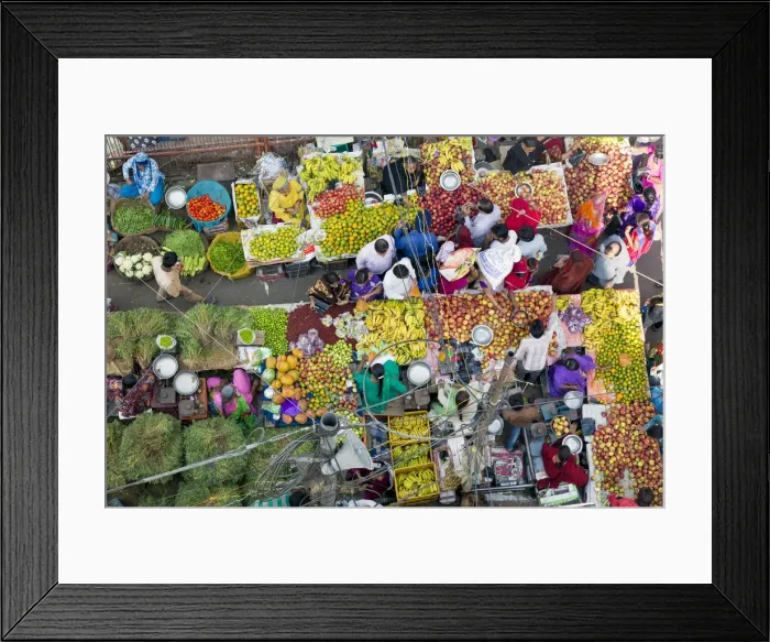 Framed Print : Fruit and vegetable market in the Old City, Udaipur, Rajasthan, India Framed Print : Fruit and vegetable market in the Old City, Udaipur, Rajasthan, India