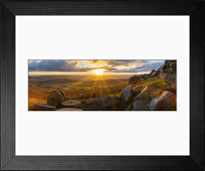 Framed Print : View of sunset and old millstones at Curbar Edge during autumn, Derbyshire, Peak Framed Print : View of sunset and old millstones at Curbar Edge during autumn, Derbyshire, Peak