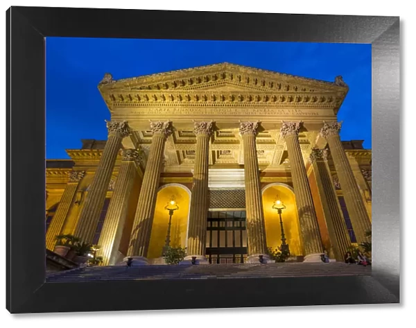 The Massimo Theatre (Teatro Massimo) during blue hour, Palermo, Sicily, Italy, Europe