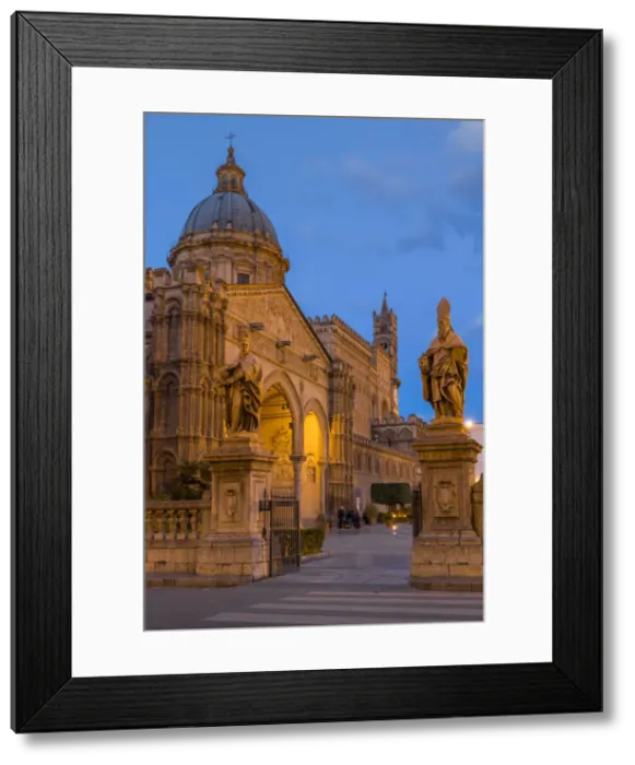 Framed Print : The Palermo Cathedral (UNESCO World Heritage Site) at dawn, Palermo, Sicily, Italy Framed Print : The Palermo Cathedral (UNESCO World Heritage Site) at dawn, Palermo, Sicily, Italy
