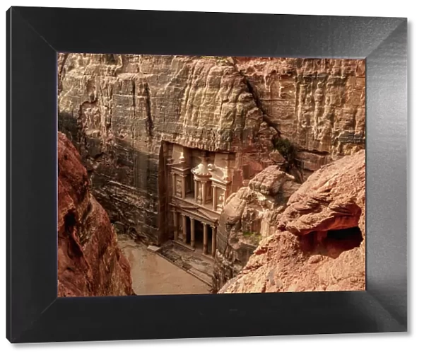 The Treasury (Al-Khazneh), elevated view, Petra, UNESCO World Heritage Site, Ma an