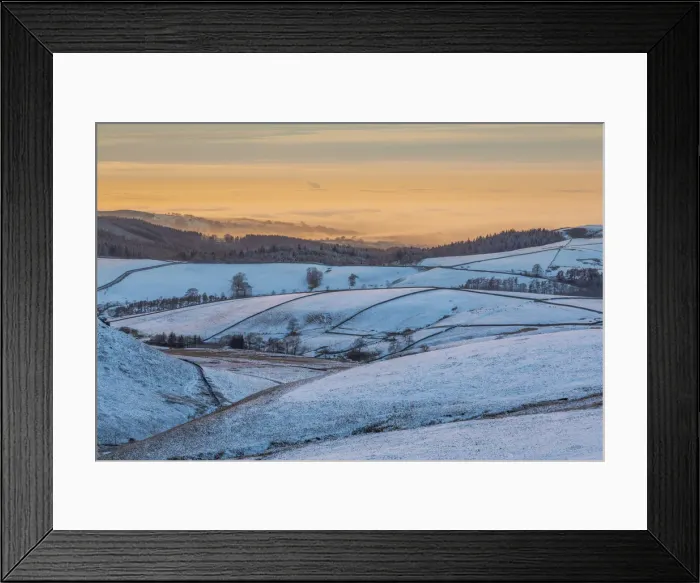 Framed Print : View of frozen landscape near Macclesfield at sunset, High Peak, Cheshire, England Framed Print : View of frozen landscape near Macclesfield at sunset, High Peak, Cheshire, England
