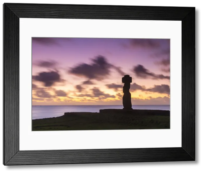 Framed Print : Moai heads of Easter Island, Rapa Nui National Park, UNESCO World Heritage Site Framed Print : Moai heads of Easter Island, Rapa Nui National Park, UNESCO World Heritage Site