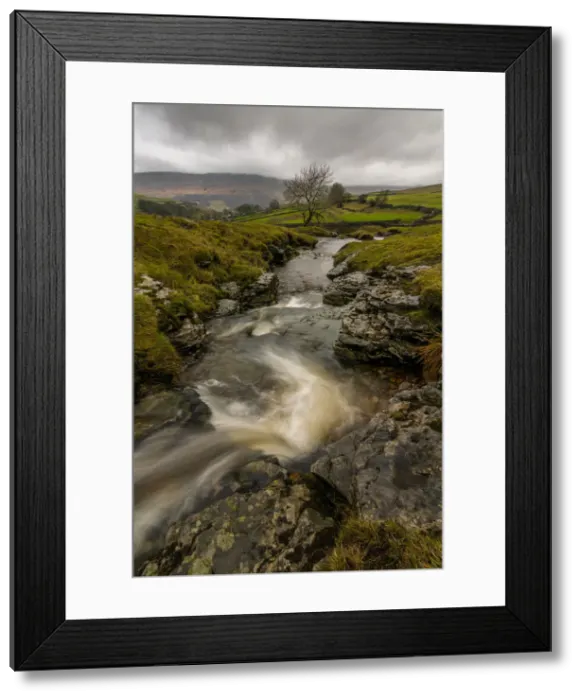 Framed Print : Cray, Wharfedale, Yorkshire Dales, Yorkshire, England, United Kingdom, Europe Framed Print : Cray, Wharfedale, Yorkshire Dales, Yorkshire, England, United Kingdom, Europe