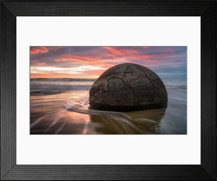 Framed Print : Moeraki Boulders at sunrise, Otago, South Island, New Zealand, Pacific Framed Print : Moeraki Boulders at sunrise, Otago, South Island, New Zealand, Pacific