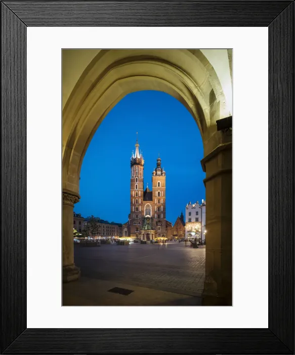 Framed Print : Exterior of Saint Marys Basilica (Bazylika Mariacka) in Market Square (Rynek Framed Print : Exterior of Saint Marys Basilica (Bazylika Mariacka) in Market Square (Rynek