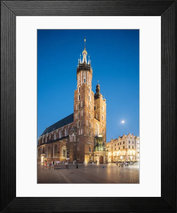 Framed Print : Exterior of Saint Marys Basilica (Bazylika Mariacka) in Market Square (Rynek Framed Print : Exterior of Saint Marys Basilica (Bazylika Mariacka) in Market Square (Rynek