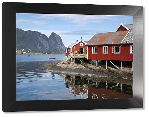 Rorbu, traditional fishermens cabins now used for tourist accommodation in Reine