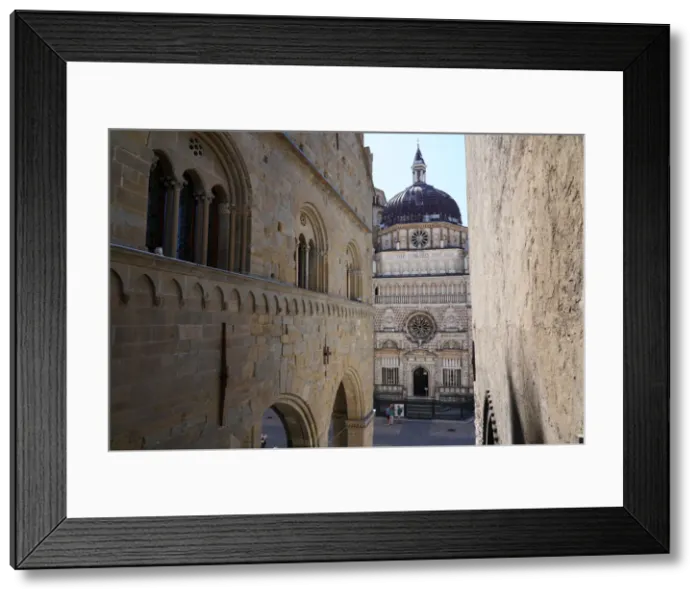 Framed Print : The Cappella Colleoni, Bergamo, Lombardy, Italy, Europe Framed Print : The Cappella Colleoni, Bergamo, Lombardy, Italy, Europe