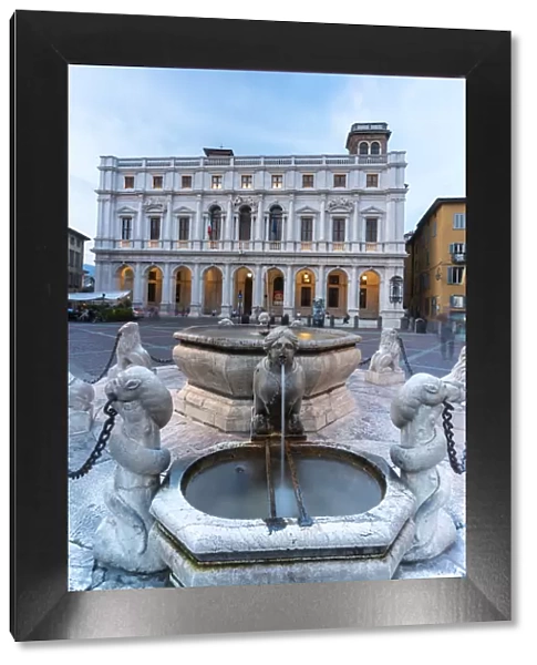 Contarini Fountain and Biblioteca Civica Angelo Mai, Piazza Vecchia, Citta Alta (Upper