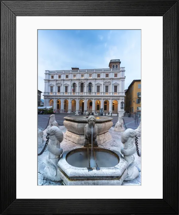 Framed Print : Contarini Fountain and Biblioteca Civica Angelo Mai, Piazza Vecchia, Citta Alta (Upper Framed Print : Contarini Fountain and Biblioteca Civica Angelo Mai, Piazza Vecchia, Citta Alta (Upper
