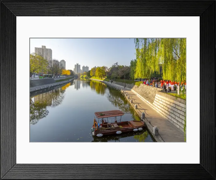 Framed Print : View of moat and City wall of Xi an, Shaanxi Province, Peoples Republic of China Framed Print : View of moat and City wall of Xi an, Shaanxi Province, Peoples Republic of China