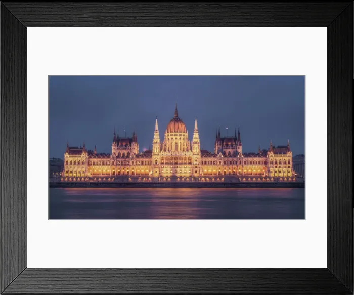 Framed Print : Hungarian Parliament at twilight, Budapest, Hungary, Europe Framed Print : Hungarian Parliament at twilight, Budapest, Hungary, Europe