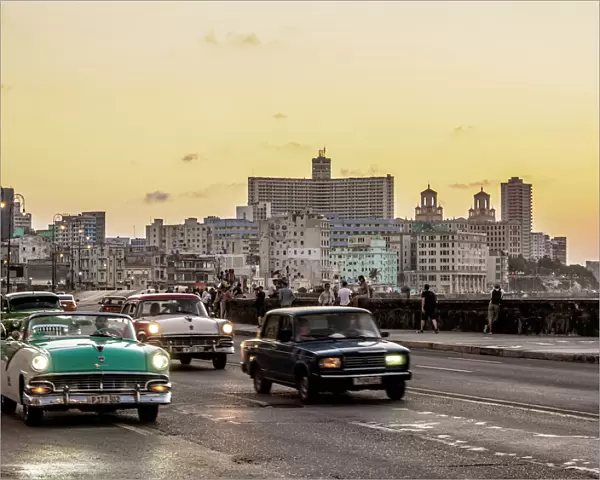 El Malecon at sunset, Havana, La Habana Province, Cuba, West Indies, Caribbean