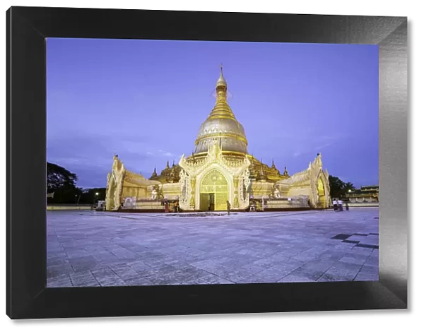 A wide view of Maha Wizaya Pagoda during blue hour, Yangon (Rangoon), Myanmar (Burma)