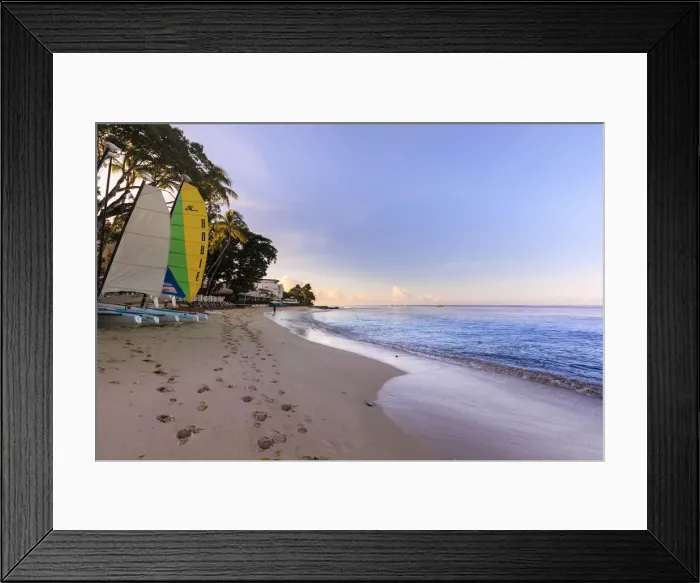Framed Print : Paynes Bay at sunrise, colourful sail boats on pink sand beach, beautiful West Coast Framed Print : Paynes Bay at sunrise, colourful sail boats on pink sand beach, beautiful West Coast