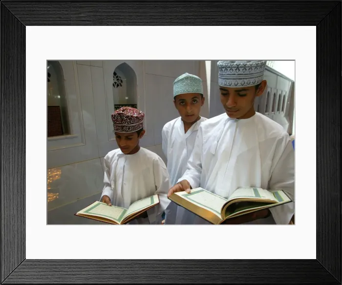 Framed Print : The Sultan Qaboos Grand Mosque, Muscat, Oman, Middle East Framed Print : The Sultan Qaboos Grand Mosque, Muscat, Oman, Middle East