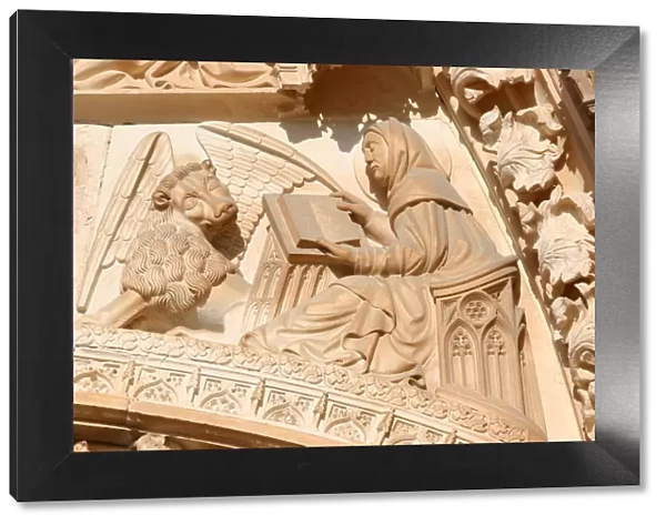 Evangelist Mark and his symbol the lion, Batalha, UNESCO World Heritage Site, Estremadura
